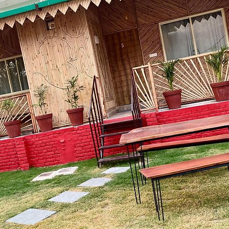Bamboo Garden Cottages And Cafe Rishīkesh Zewnętrze zdjęcie